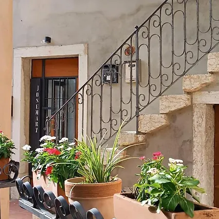 Apartment Ca Josemary Caprino Veronese